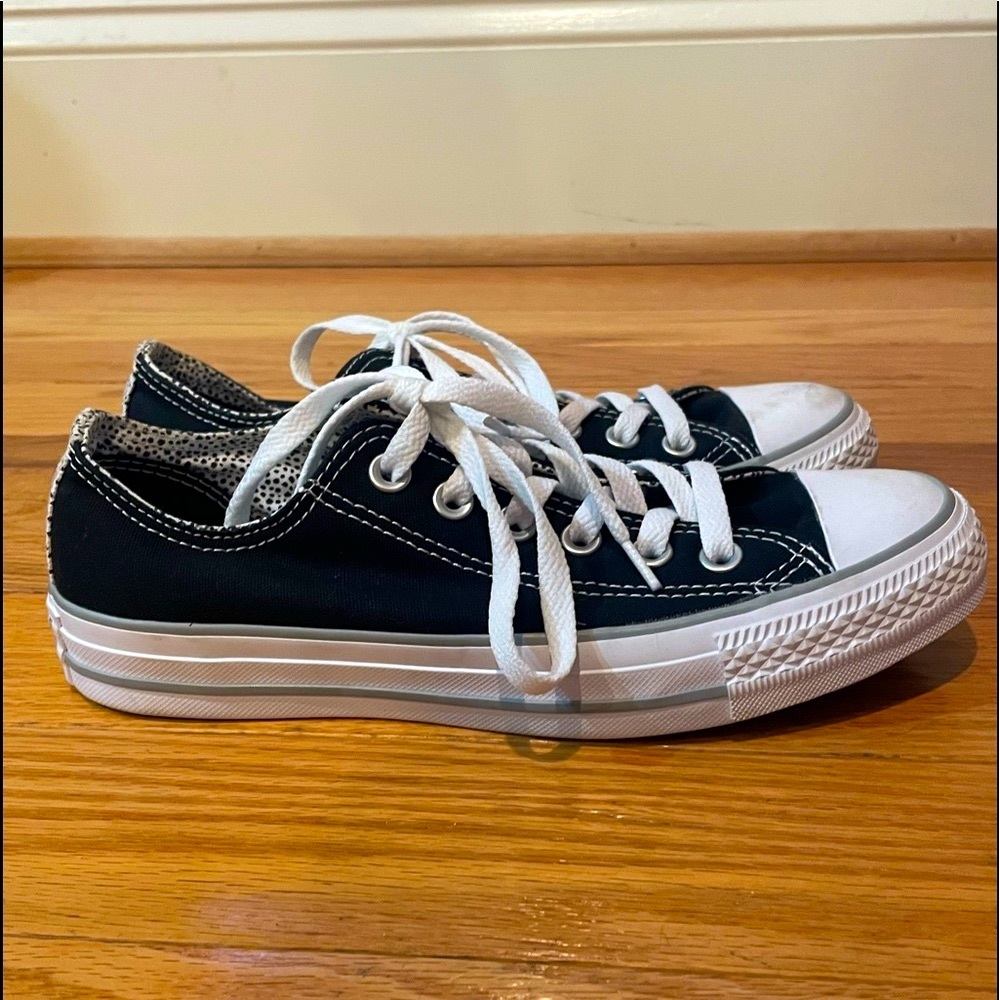 Converse. Black. Low rise.